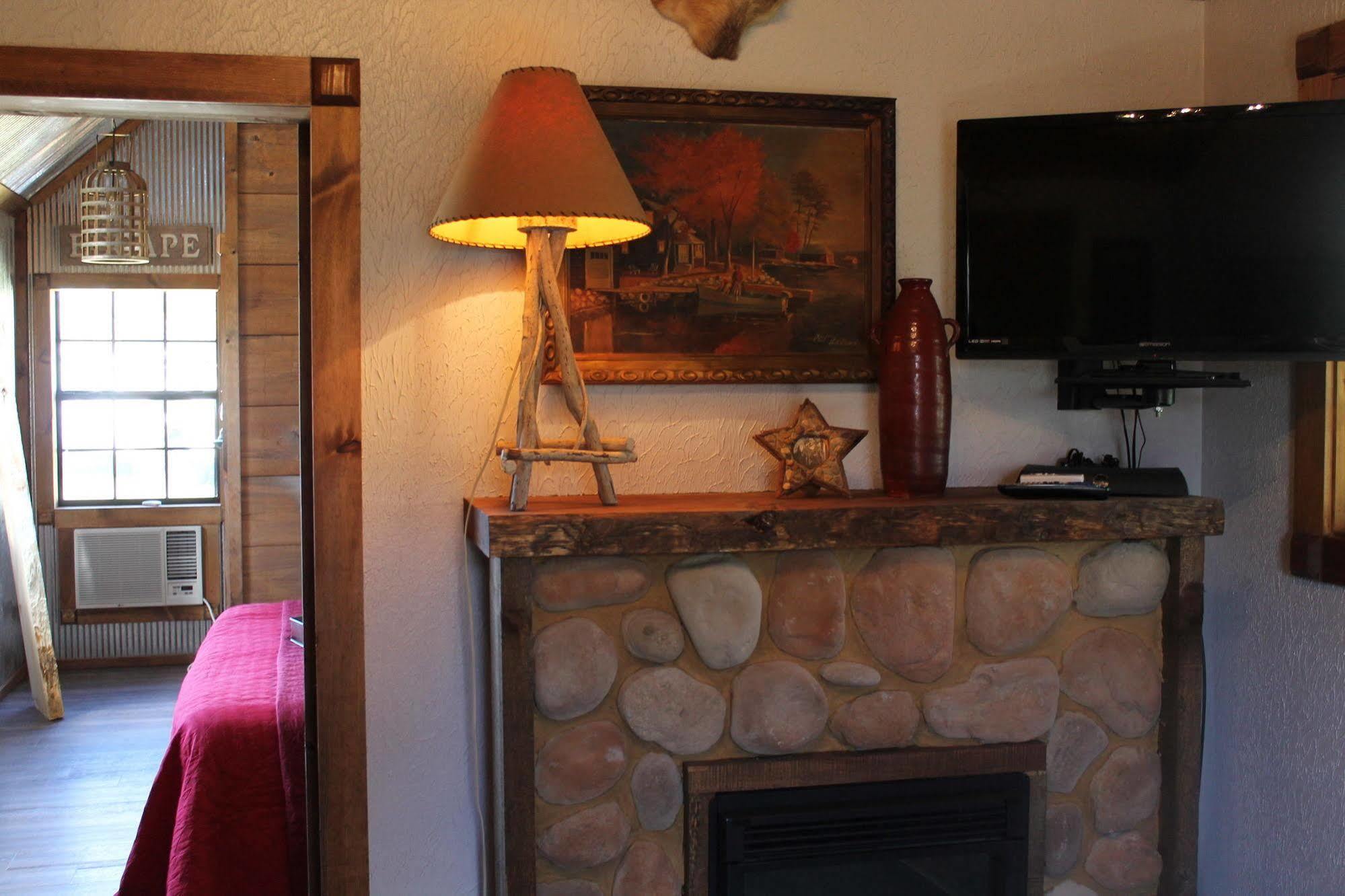 Bear Creek Lodge Cabin Resort Reeds Spring Экстерьер фото